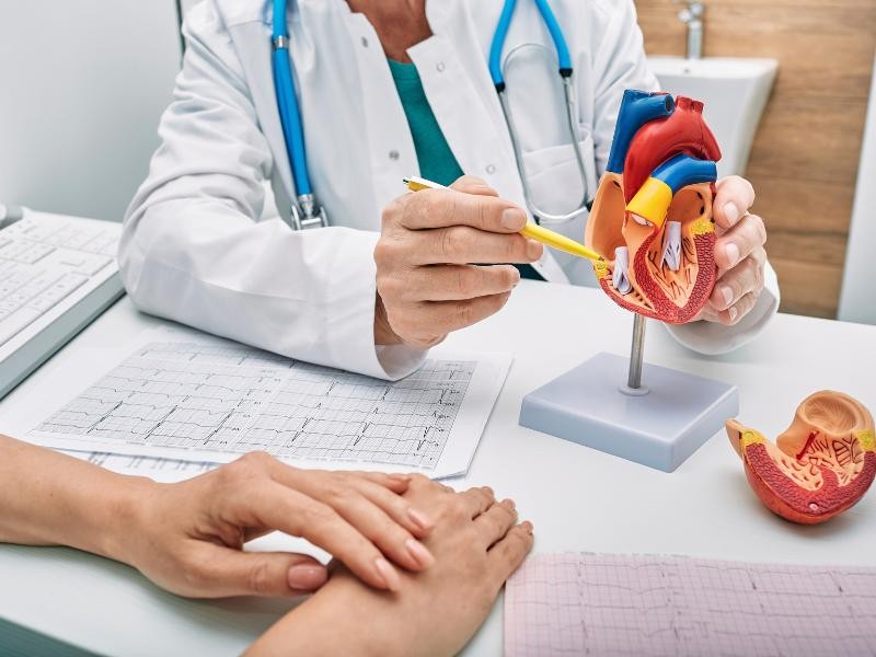 Quais são os principais exames realizados por um cardiologista?